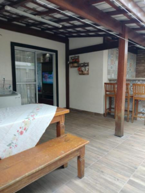 Apto com área churrasco